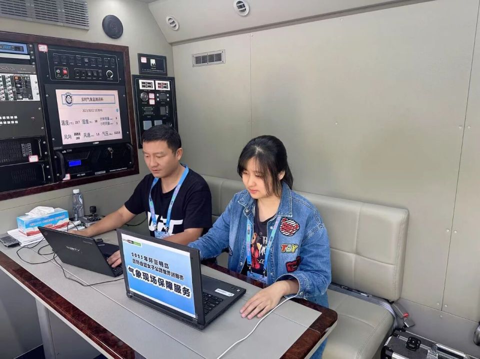 花般绽放, 为每一位女, 朱竞华 花般绽放, 为每一位女, 朱竞华